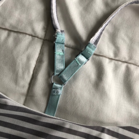 Reebok Capri Leggings FREE Sports Bra - Picture 7 of 7